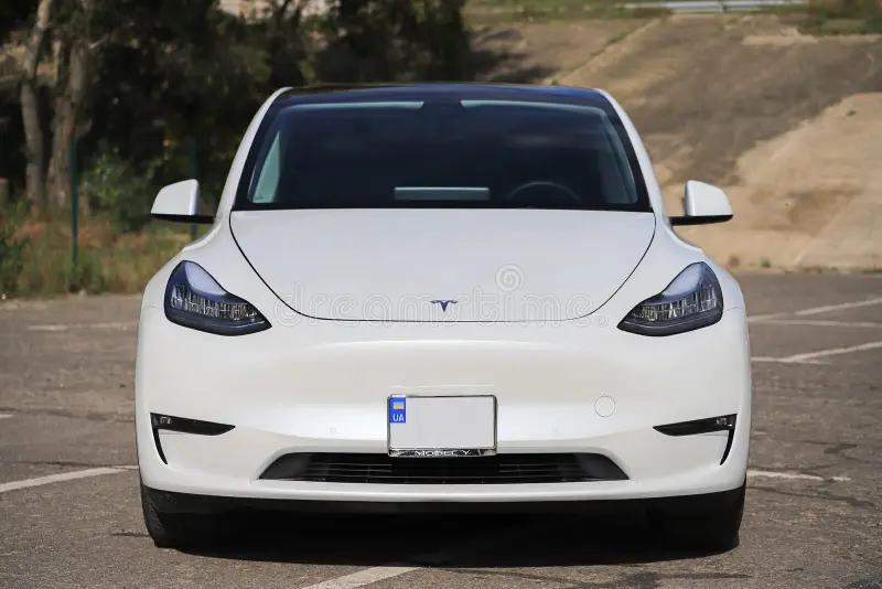TESLA Y 2021- SAD. KAM. LÄM. TUULILASI (=8103AGCCHIMVZ) 2 TESLA Y 2021- SAD. KAM. LÄM. TUULILASI (=8103AGCCHIMVZ)